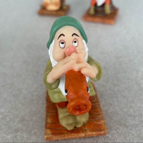 Disney’s “Snow White & the Seven Dwarfs” 65th Anniversary Collection - Picture 9 of 16